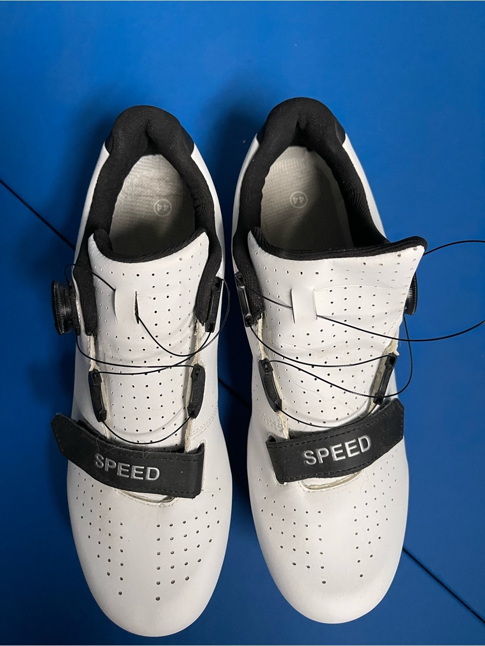 Men's White Athletic Cycling Shoes with Dial Closure